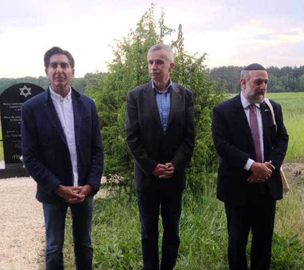NYC Celebrate Israel Parade Grand Marshal gives names to Jews slain by Nazis