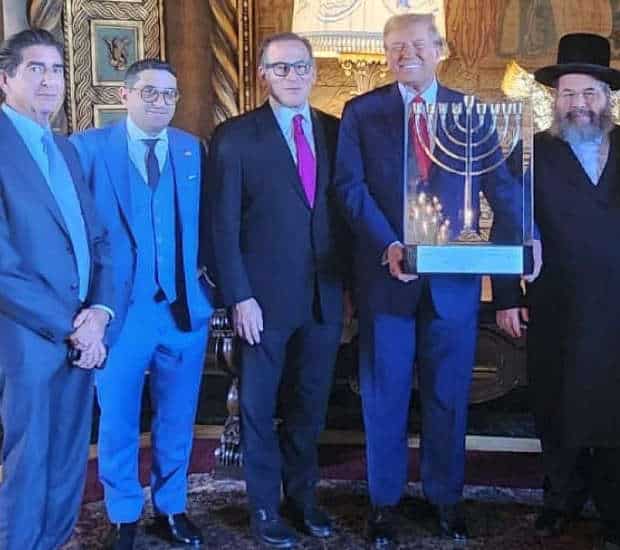 Israel Heritage Foundation presents Trump with an award for the Abraham Accords